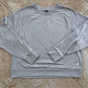 Vuori Light Grey Halo Crew - Size Medium